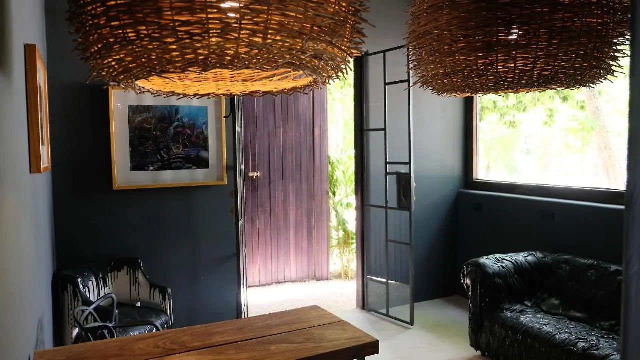 Loba Tulum Male Only Bed & Breakfast
