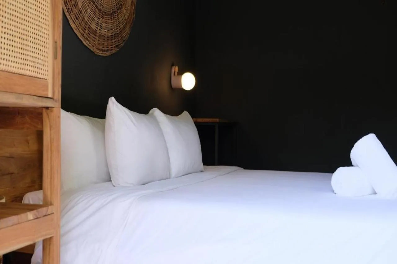 Loba Tulum Male Only Bed & Breakfast