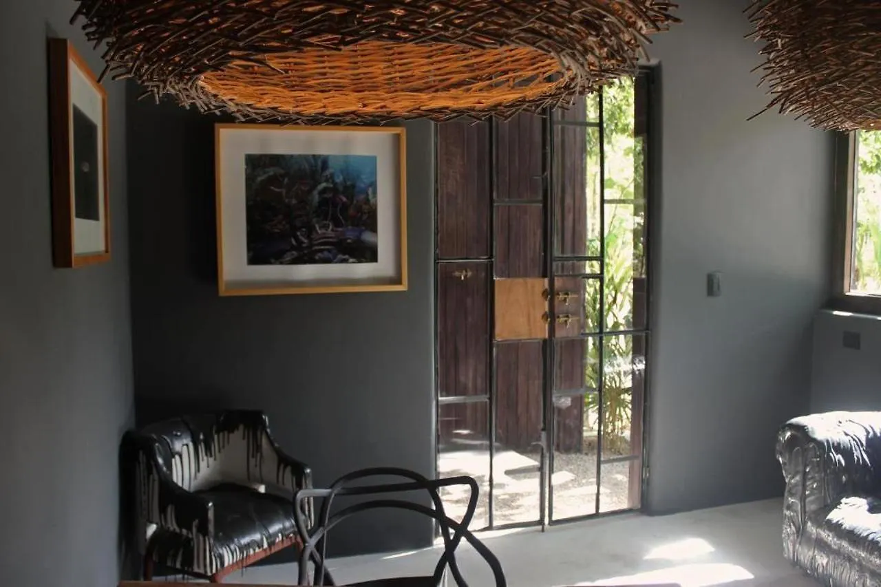 Loba Tulum Male Only Bed & Breakfast